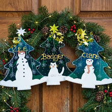 Snowman Family Gift Tags in TRADITIONAL GREEN
