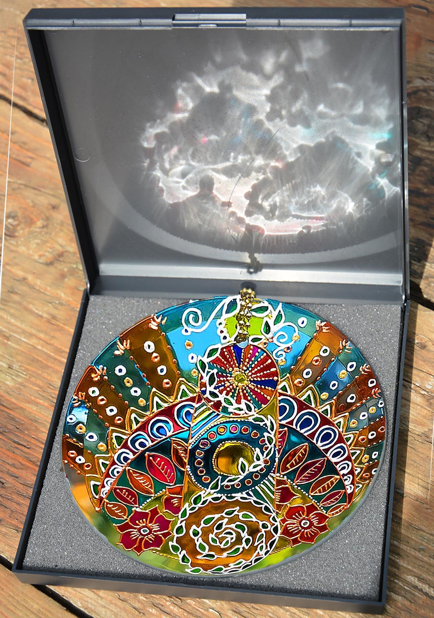 Celtic Glass Designs Acchiappasole In Vetro Dipinto A Mano - Cardo In Stile Nouveau 15,2 Cm - Regalo Decorativo Per Matrimoni, Compleanni, Festa Della Mamma